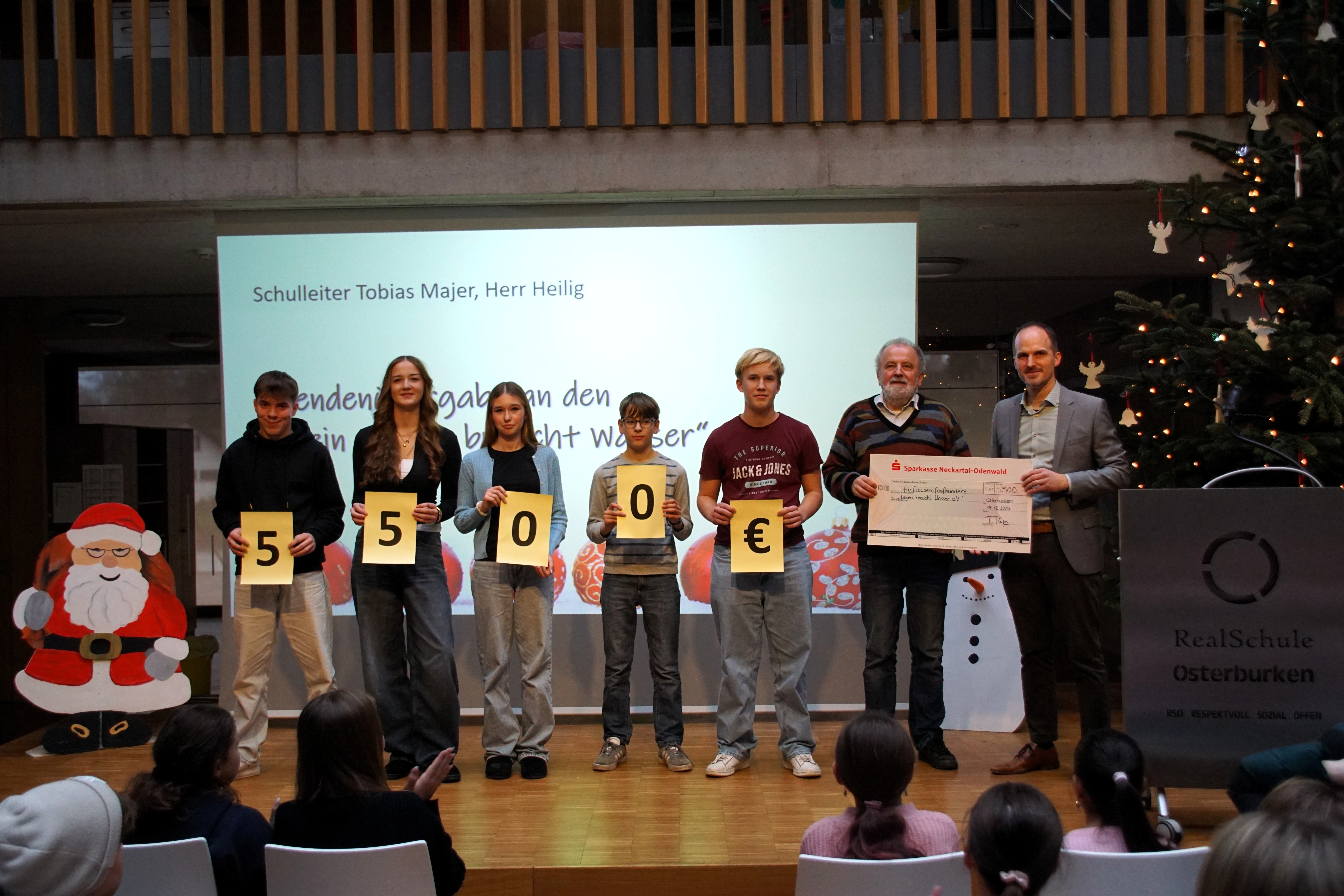 Bild Spendenübergabe der RSO an Leben braucht Wasser e.V. Dezember 25